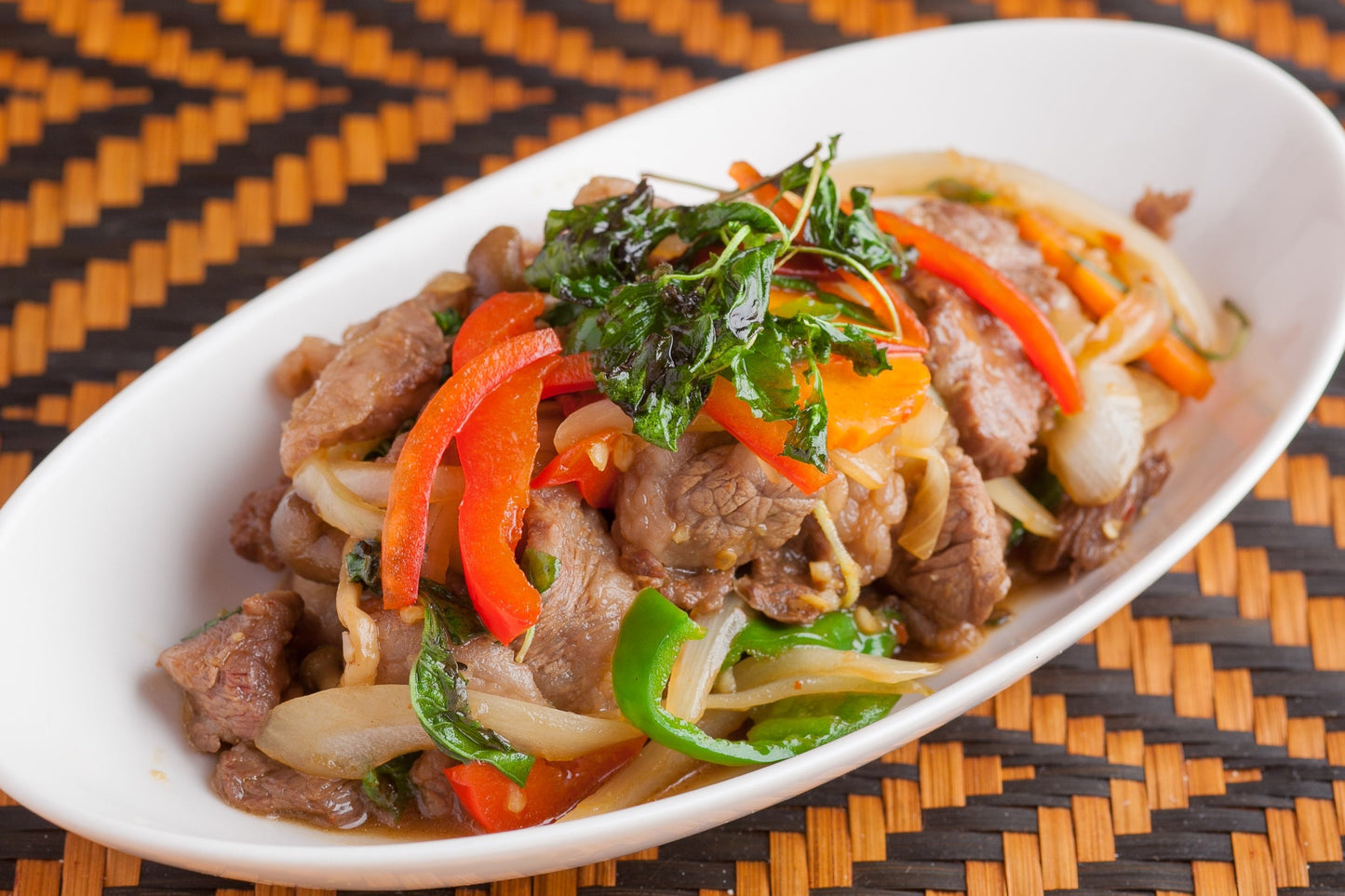 黒毛和牛のタイバジル炒め