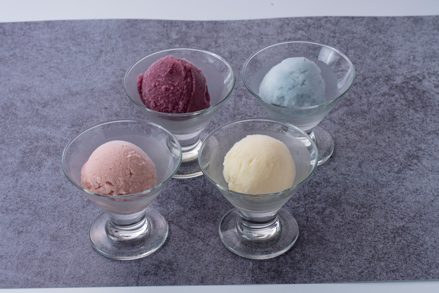 ワオ! アイス4種8個とマンゴもち米