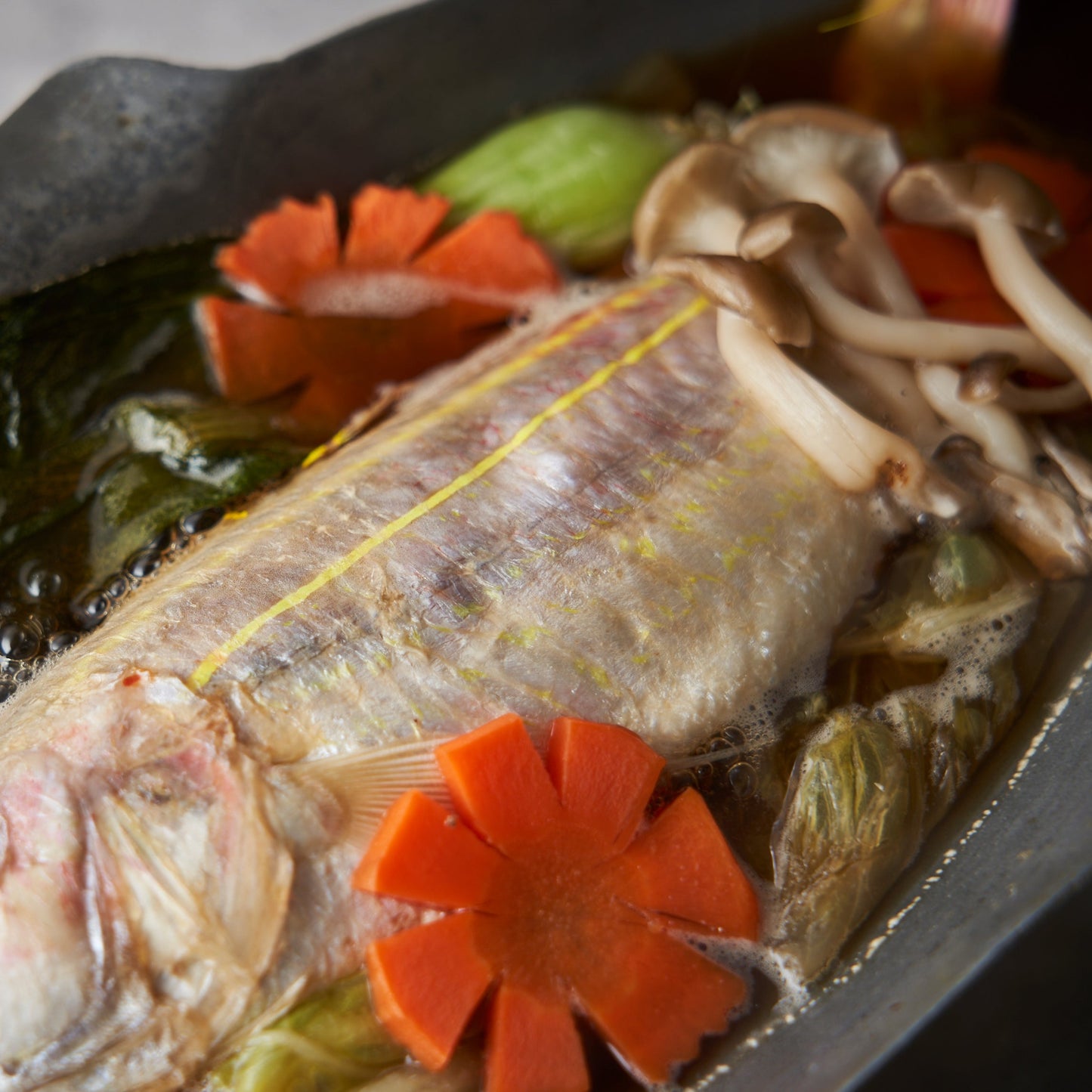 朝獲れ鮮魚のトムヤム風味(プラー トムヤム)
