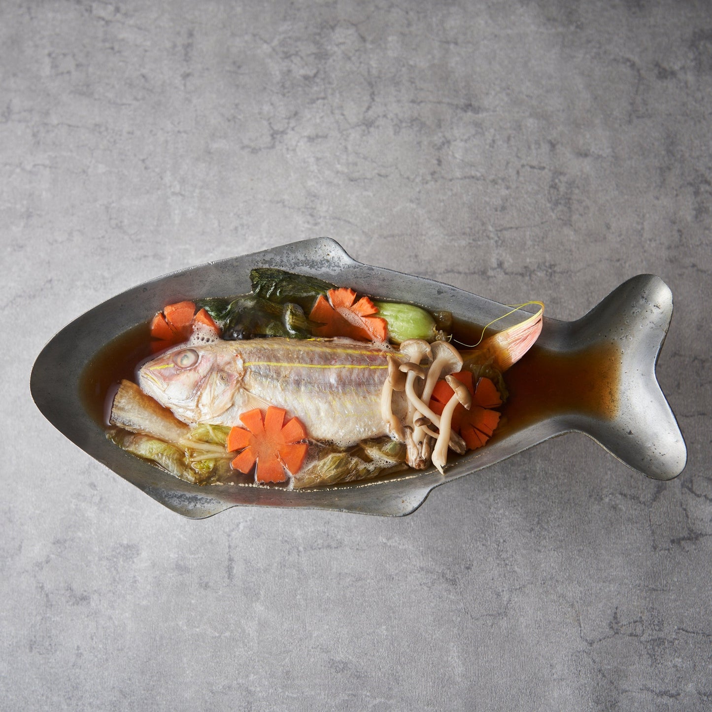朝獲れ鮮魚のトムヤム風味(プラー トムヤム)